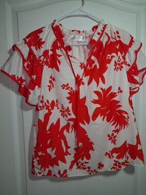Floral print Tiered ruffled sleeve blouse from the brand Mad Boutique